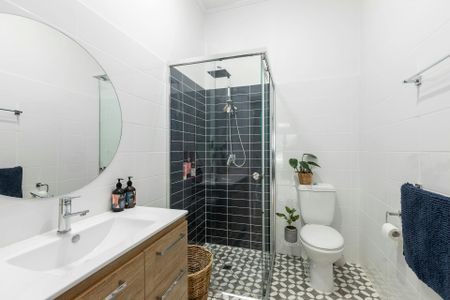 Charming 3-Bedroom Home in a Convenient Inner-City Location - Photo 5