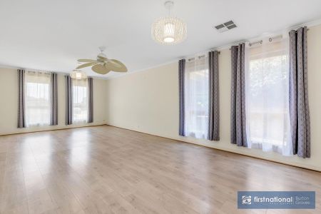 THREE BEDROOM HOME WITH 2 LARGE LIVING SPACES - Photo 4