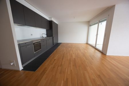 Appartement lumineux de 4.5 pièces au 2ème étage avec colonne de lavage ! - Photo 4