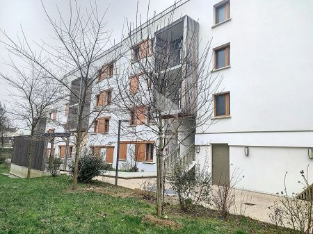 Appartement récent de 3 pièces, meublé à Menucourt, parking couvert, proche Cergy - Photo 5