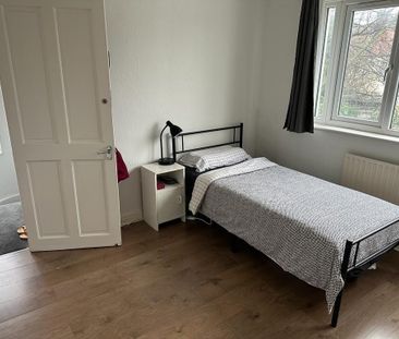 Room in a Shared House, Eden Close, HA0 - Photo 2