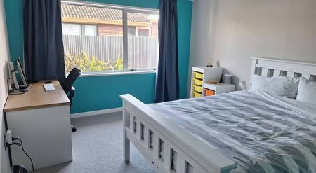 Peaceful retreat in St Albans – Top School Zone - Photo 4
