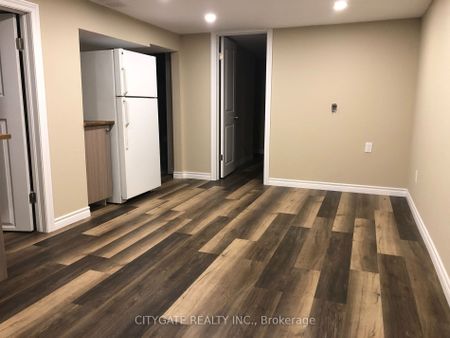 For Lease - 7 Milton Heights Crescent, Milton, Ontario - Photo 2