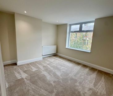 3 bed house to rent in Coal Clough Lane, Burnley, BB11 - Photo 2