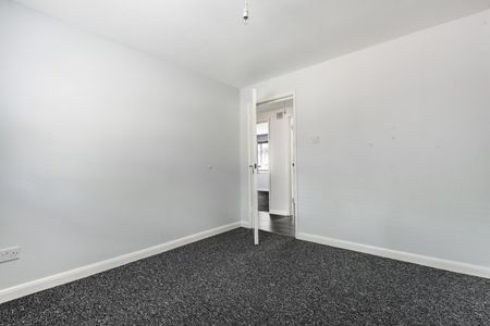 None, None - Photo 2