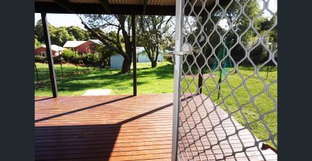 NEWLY RENO'D 3 BED 1 BATH HOME AVAIL 10TH OCT - Photo 5