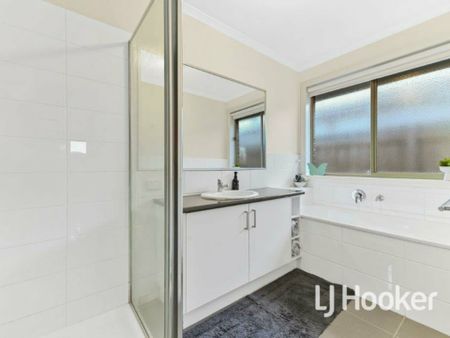 Three Bedder In The Edenbrook Estate! - Photo 2