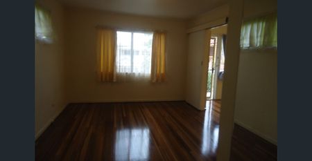 Convenient Location - Tidy One Bedder - Photo 5