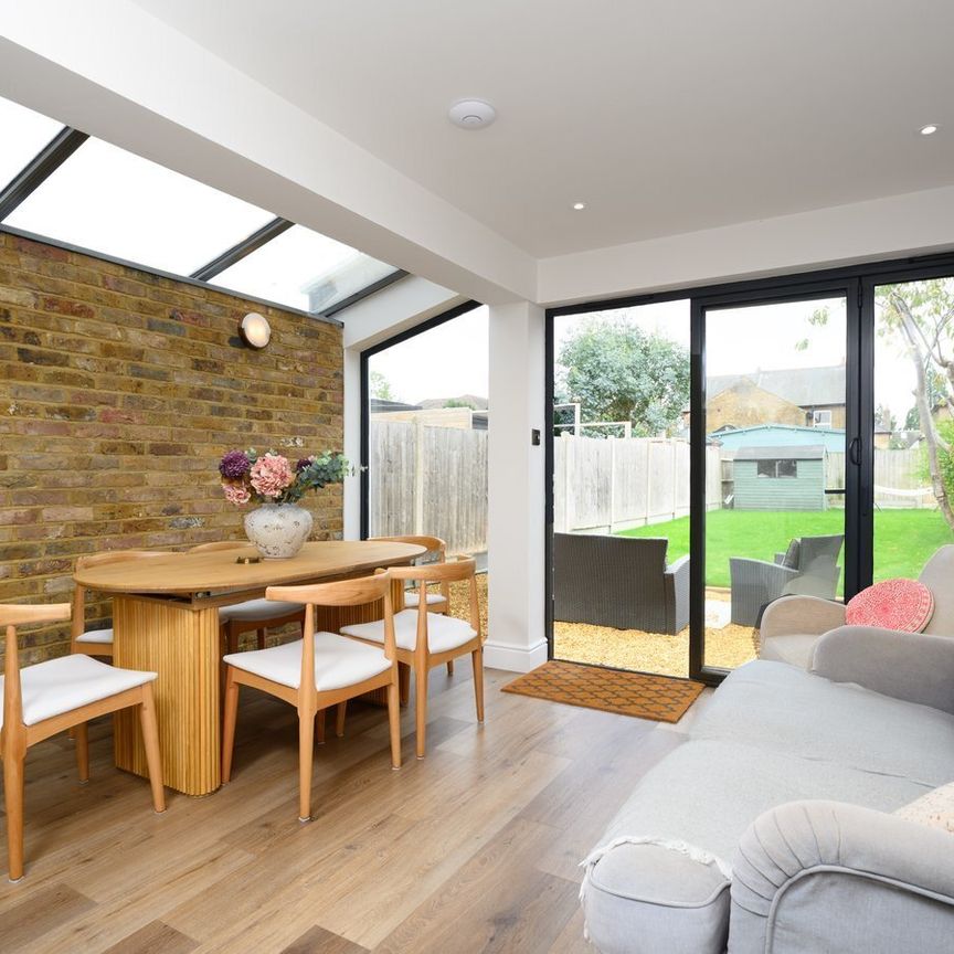 Hersham Road, WALTON-ON-THAMES, KT12 - Photo 1