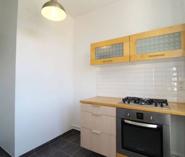 Appartement 2 pièces - 21000 Dijon Loyer : 553 € / mois CC - Photo 3