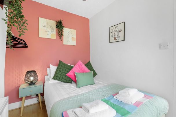 2 Bed Semi-Detached House, Janson Road, E15 - Photo 1