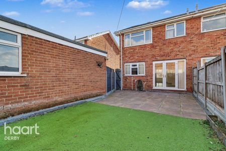 3 bedroom semi-detached house to rent - Photo 4