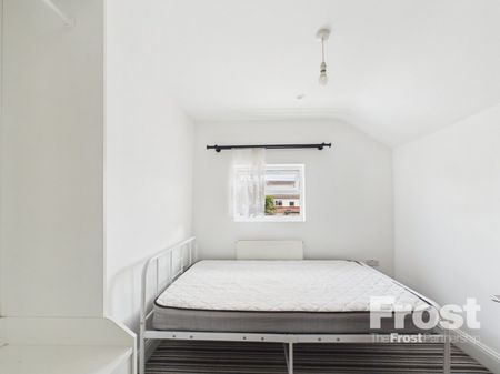 Staines Road, Feltham,TW14 - Photo 5