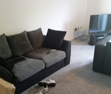 Room in a Shared House, Elizabeth Fry Place, SE18 - Photo 1