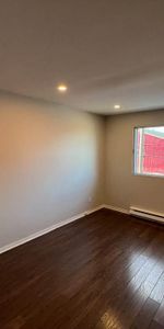 Fully Renovated 4½ Apartment Available - A louer • For Rent - Photo 3