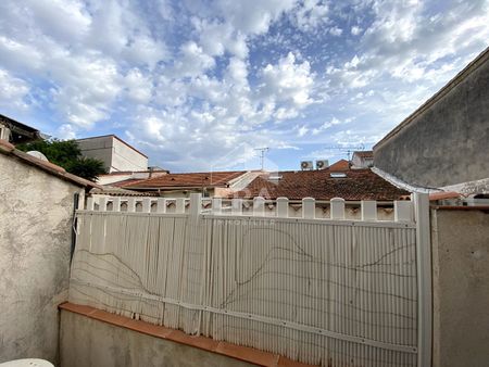 Maison a louer Marseille 2 pièces 30 m2 terrasse calme lumineux semi-meublé - Photo 4