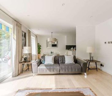 Oak Park Gardens, Southfields, SW19 - Photo 1