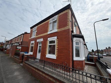 2 bedroom terraced house to rent - Photo 4