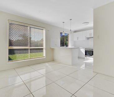 BEAUTIFUL THREE BEDROOM FAMILY HOME - Photo 2