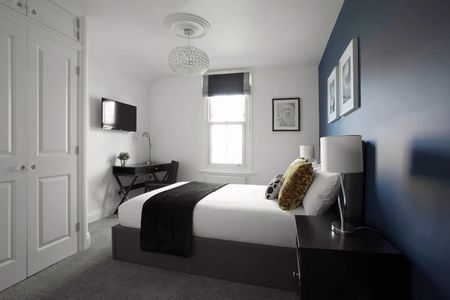 1 bedroom Flat To Let - Photo 3