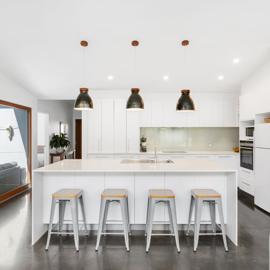 Light-Filled Modern Garden Residence! - Photo 1