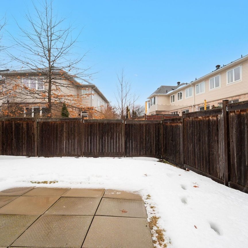 For Lease - 2019 TRAWDEN Way Unit# 33, Oakville, Ontario - Photo 1