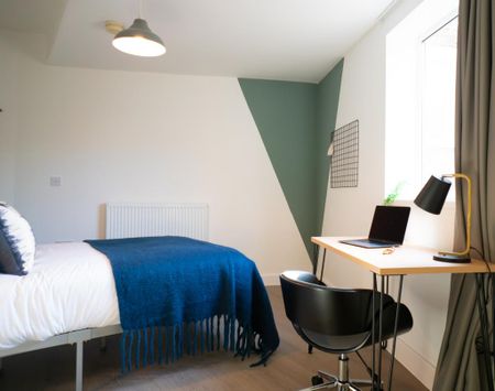 1 bedroom in a house share to rent - Photo 3