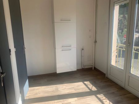 Location Appartement 4 pièces 95 m2 à Perpignan - Photo 4