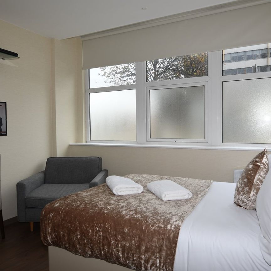 Room in a Shared Flat, Daniel House, L20 - Photo 1