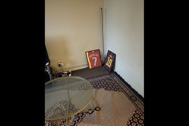 1 Bed Flat, Shepherds Bush, W12 - Photo 1