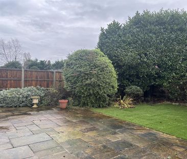 3 bedroom detached bungalow to rent - Photo 4