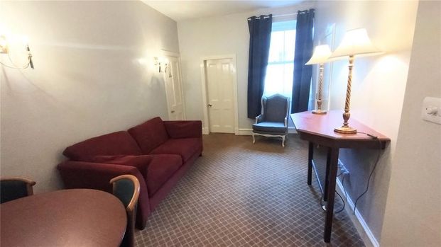 3 bedroom flat to rent - Photo 1