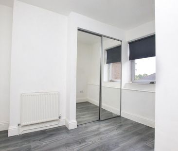 4 bedroom terraced house to rent - Photo 3