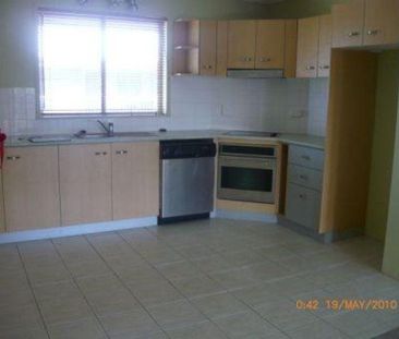 7/108-109 The Strand, North Ward - Photo 3