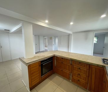Coastal Comfort - 3-Bedroom Downstairs Unit - Photo 5