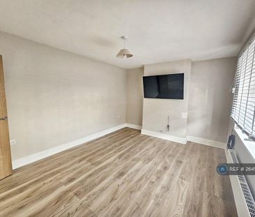 4 bedroom terraced house to rent - Photo 6