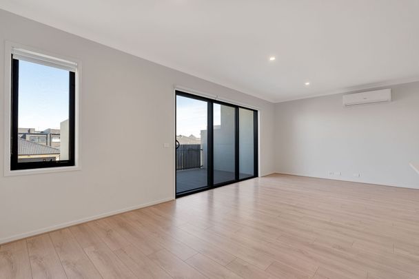 Low Maintenance Family Home - Photo 1