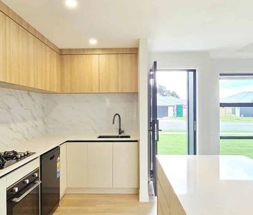 Immaculate new built in sought after Wharewaka - Photo 2