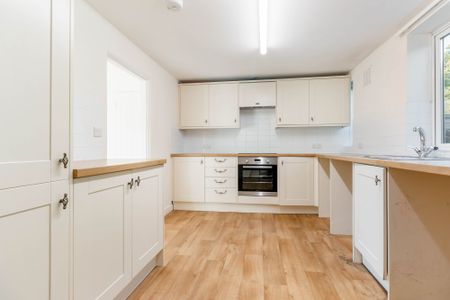 Eastern Road, Wivelsfield Green, RH17 - Photo 2