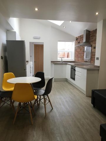 5 bedroom house to rent - Photo 2