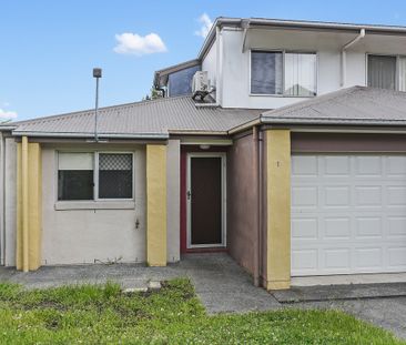 Modern Two Storey Townhouse - Photo 6