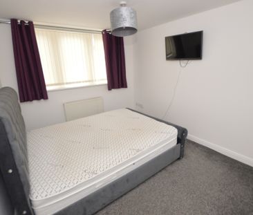 2 Bedroom Apartment - Photo 3