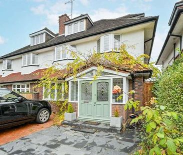 Chesterfield Road, Chiswick, W4 - Photo 1