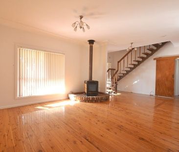 Huge Family Home - Photo 1