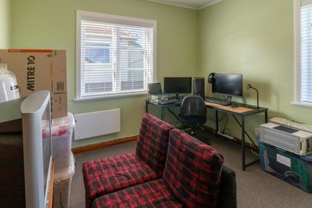 Sunny 2-3 Bedroom on Islington! - Photo 3