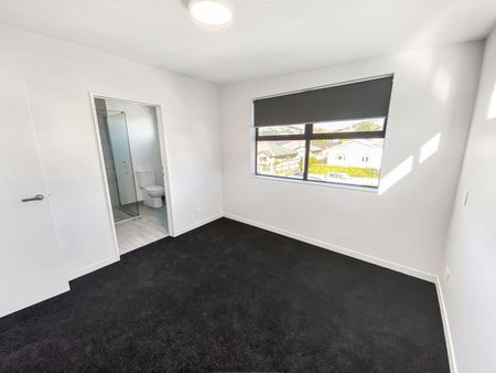 2/15 Tennyson Street, Beckenham, NZ 8023 - Photo 3