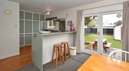 Character, Comfort & Convenience! - Photo 3