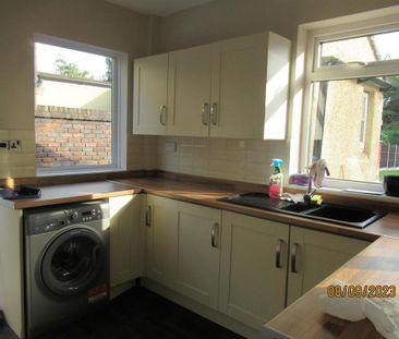 3 bedroom semi-detached house to rent - Photo 3