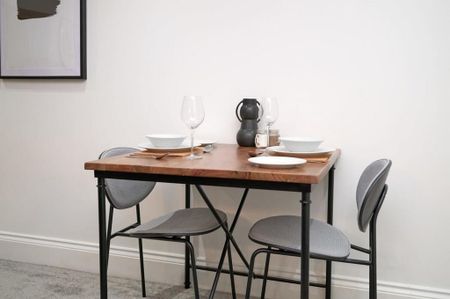 2 bedroom serviced apartment to rent - Photo 4