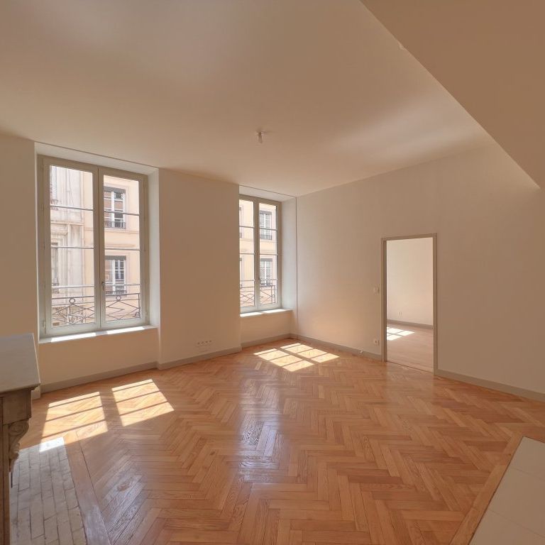 APPARTEMENT T4 A LOUER - LYON 2EME ARRONDISSEMENT - 80.94 m2 - 1 820 € charges comprises par mois - Photo 1